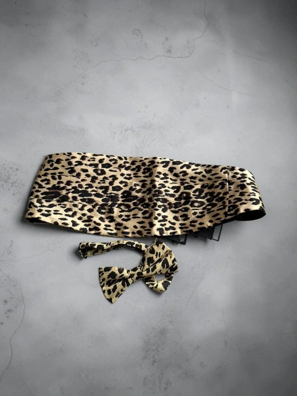 BRENT MORGAN Animal Print 100% Silk Cummerbund and Bow Tie
